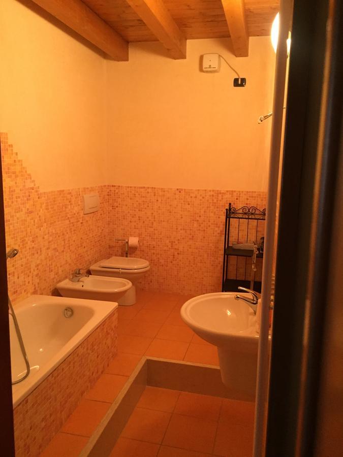 B&B Via Garibaldi Lonigo Bagian luar foto