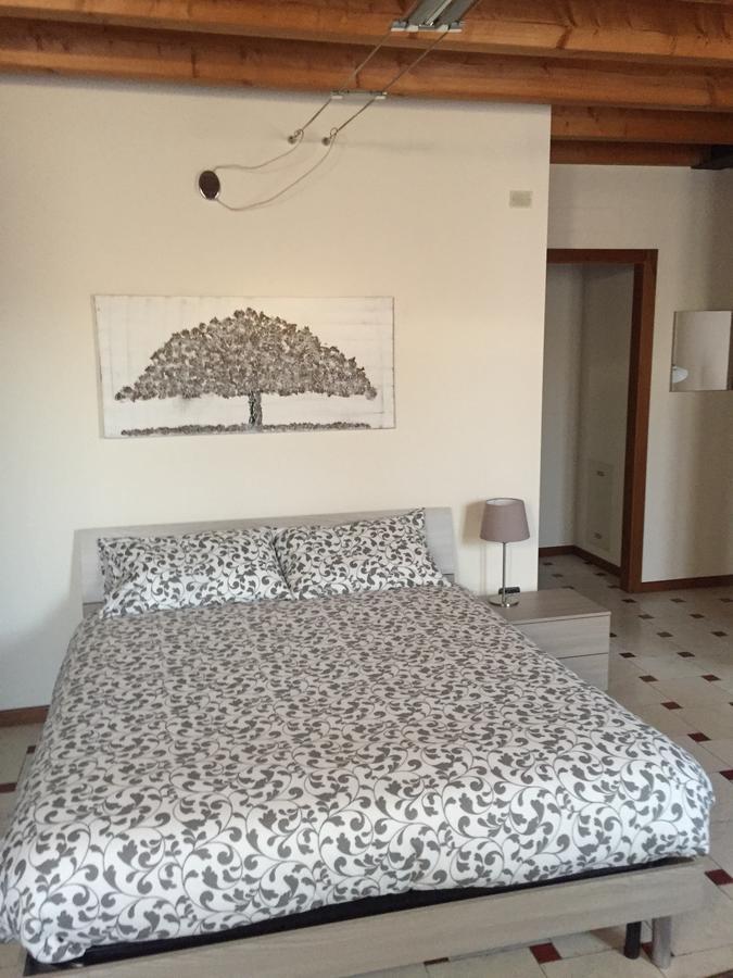B&B Via Garibaldi Lonigo Bagian luar foto
