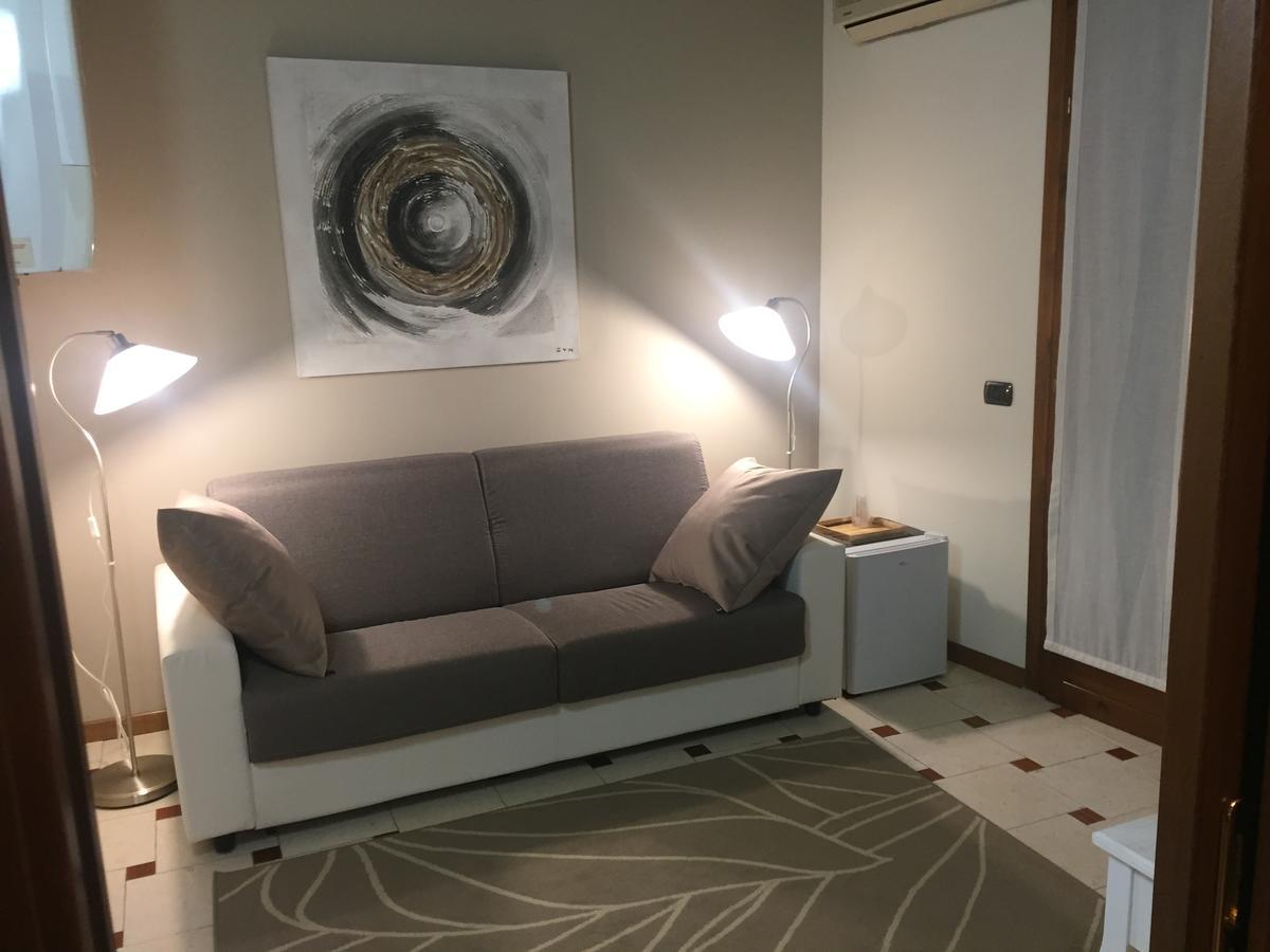 B&B Via Garibaldi Lonigo Bagian luar foto