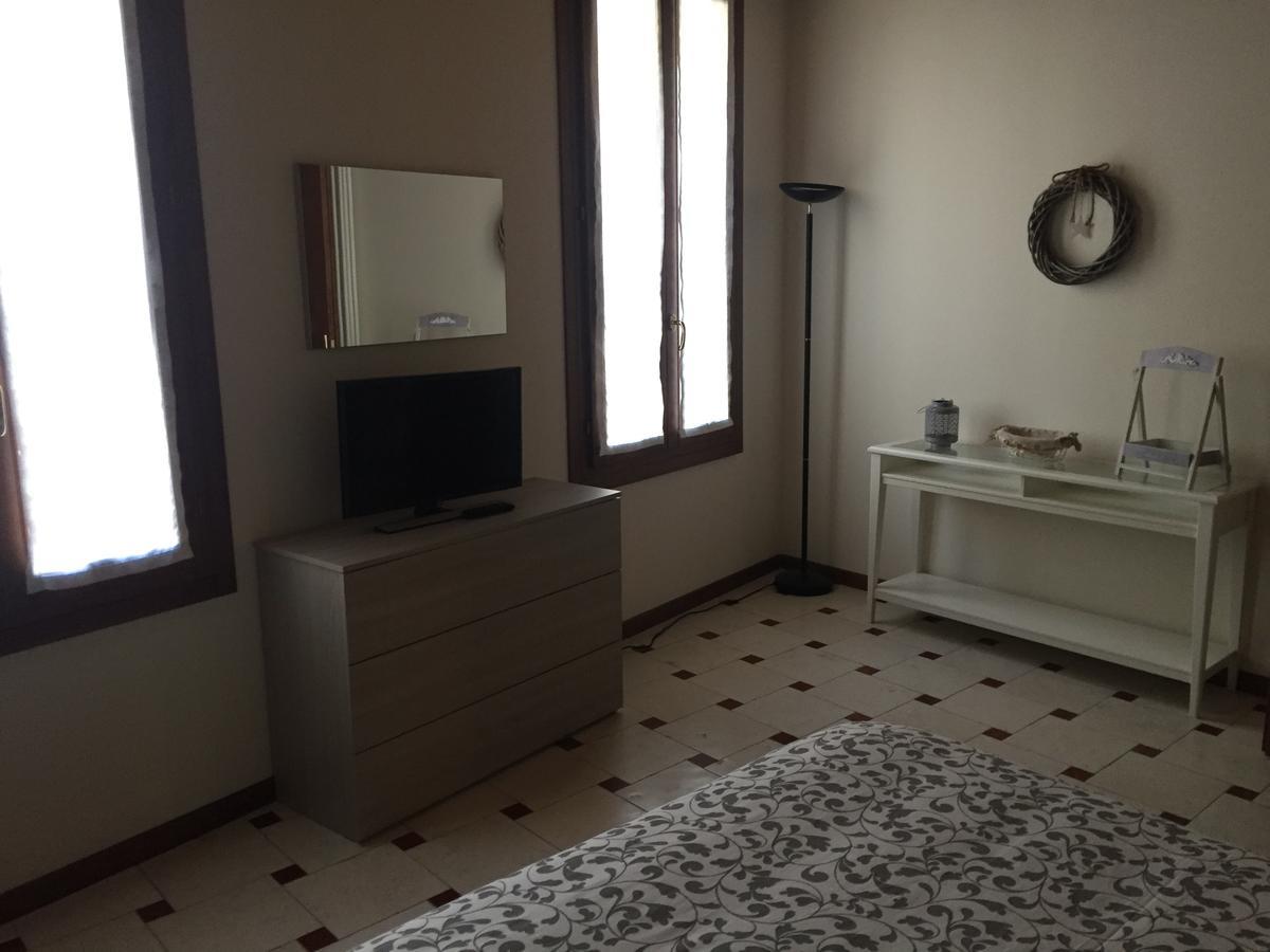 B&B Via Garibaldi Lonigo Bagian luar foto
