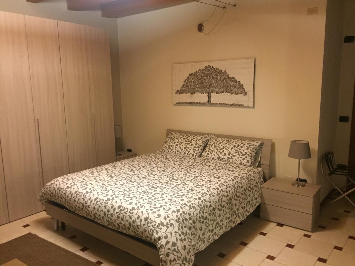 B&B Via Garibaldi Lonigo Bagian luar foto